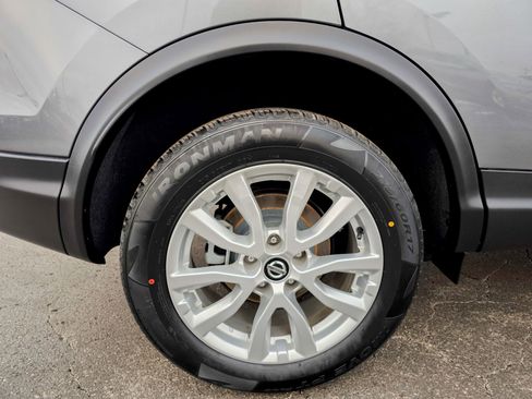 Used 2022 Nissan Rogue Sport SV image 28