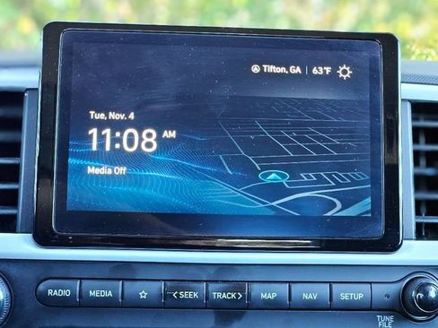 Used 2023 Hyundai Venue Limited image 23