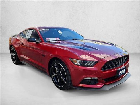 Used 2017 Ford Mustang GT Premium w/ Enhanced Security Package RWD image 3