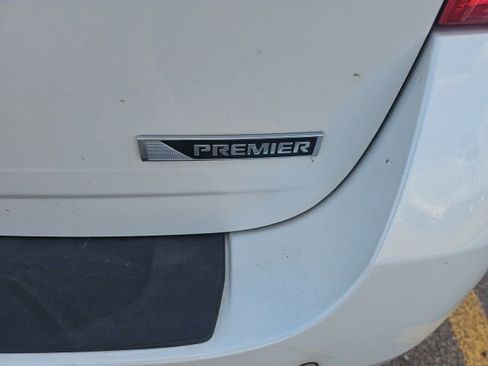 Used 2017 Chevrolet Equinox Premier w/ Enhanced Convenience Package image 5