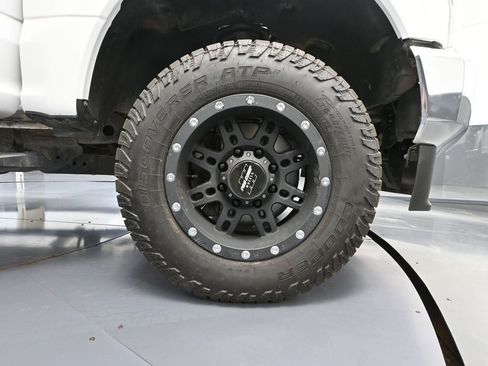 Used 2021 Ford F250 XL w/ Power Equipment Group AWD/4WD image 18