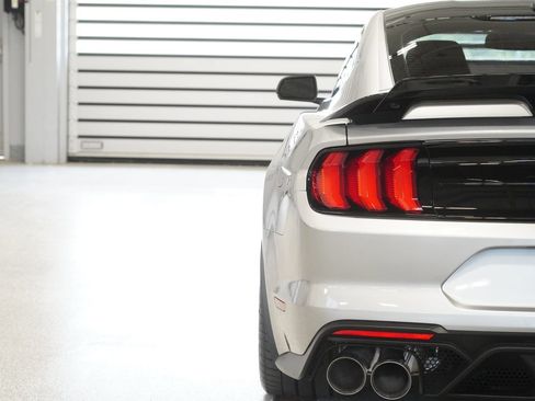 Used 2021 Ford Mustang Shelby GT500 w/ Technology Package RWD image 10
