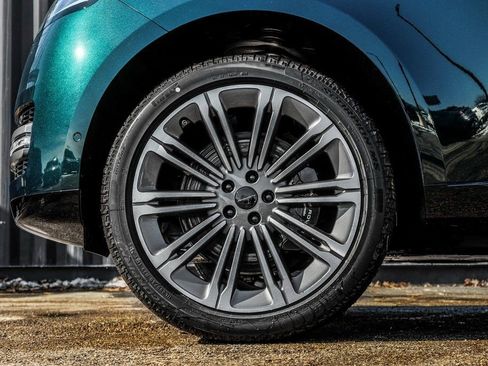 New 2026 Land Rover Range Rover Long Wheelbase SE AWD/4WD image 4