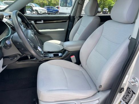 Used 2014 Kia Sorento LX AWD/4WD image 6
