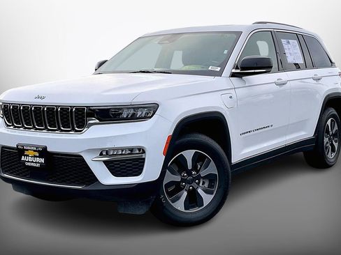 Used 2024 Jeep Grand Cherokee Limited 4xe image 2