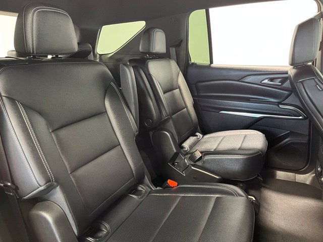Used 2025 Chevrolet Traverse LT FWD image 14