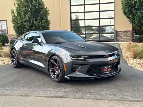 Used 2018 Chevrolet Camaro SS RWD image 2