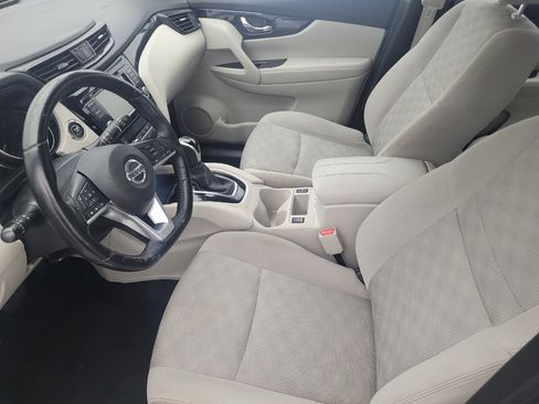 Used 2020 Nissan Rogue Sport SV w/ All-Weather Package FWD image 17