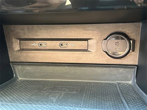 Certified 2023 Volkswagen Taos SE image 32