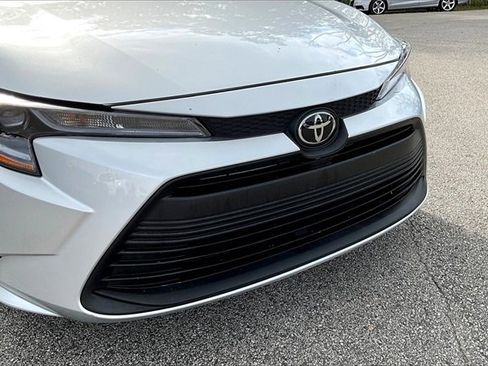 Used 2024 Toyota Corolla LE image 30