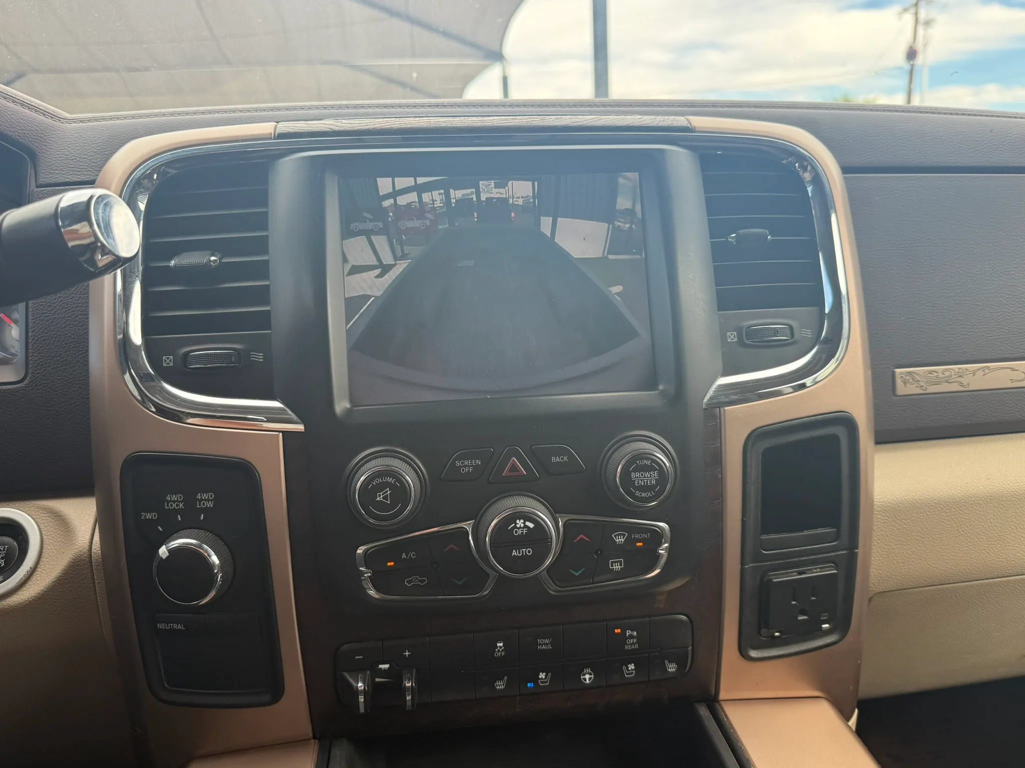 Used 2014 RAM 2500 Longhorn w/ Protection Group AWD/4WD image 19