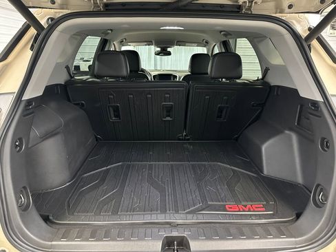 Certified 2023 GMC Terrain SLT w/ Elevation Edition image 27