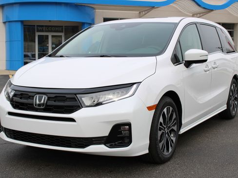 New 2026 Honda Odyssey Elite image 3