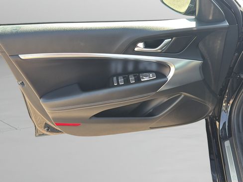 Used 2026 Genesis G70 2.5T RWD image 15