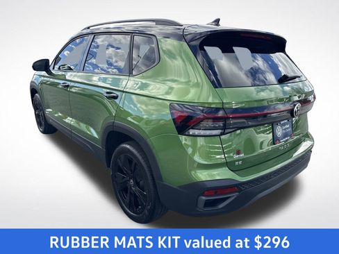 Certified 2025 Volkswagen Taos SE image 3