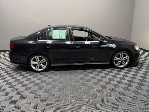 Used 2017 Volkswagen Jetta GLI FWD image 7