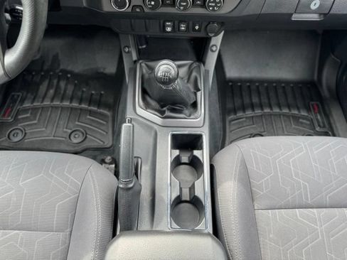 Used 2019 Toyota Tacoma TRD Off-Road AWD/4WD image 27
