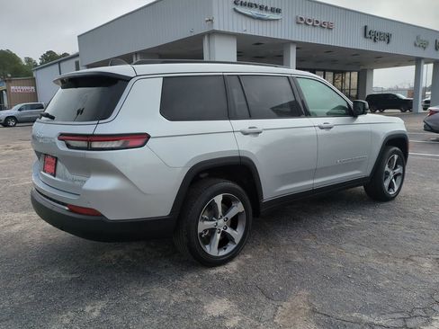 New 2026 Jeep Grand Cherokee L Limited w/ Luxury Tech Group II RWD image 3