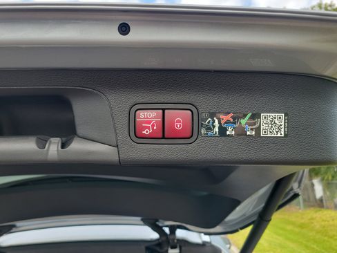 Certified 2025 Mercedes-Benz GLS 450 4MATIC image 10