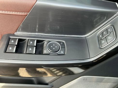 Used 2021 Ford F150 Lariat w/ Equipment Group 502A High image 17