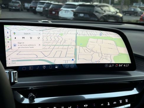 Used 2025 Cadillac Lyriq Luxury image 10