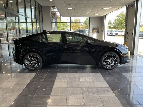 New 2026 Toyota Prius XLE image 7