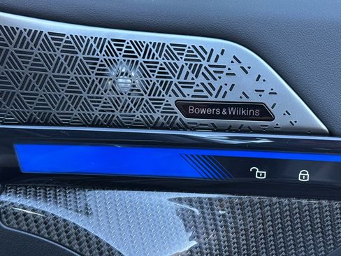 Used 2025 BMW M5 w/ Carbon Package image 19