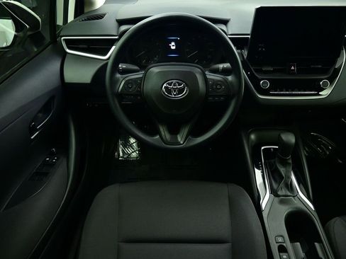 Used 2024 Toyota Corolla LE image 2