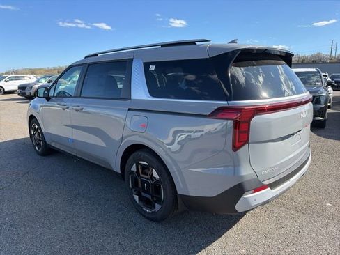 New 2026 Kia Carnival EX FWD image 5