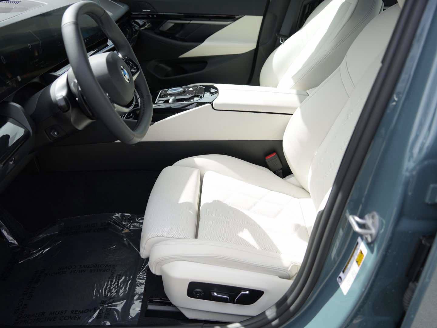 Used 2026 BMW 530i RWD image 14