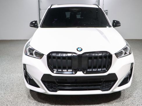 Used 2023 BMW X1 xDrive28i w/ Premium Package AWD/4WD image 4