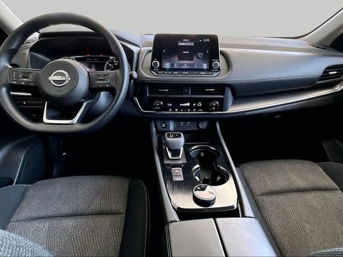 Used 2024 Nissan Rogue SV AWD/4WD image 16