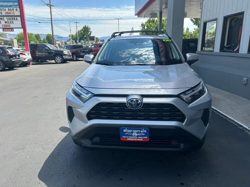 Used 2022 Toyota RAV4 XLE w/ Convenience Package AWD/4WD image 26