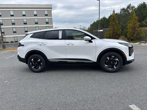 New 2026 Kia Sportage LX image 2