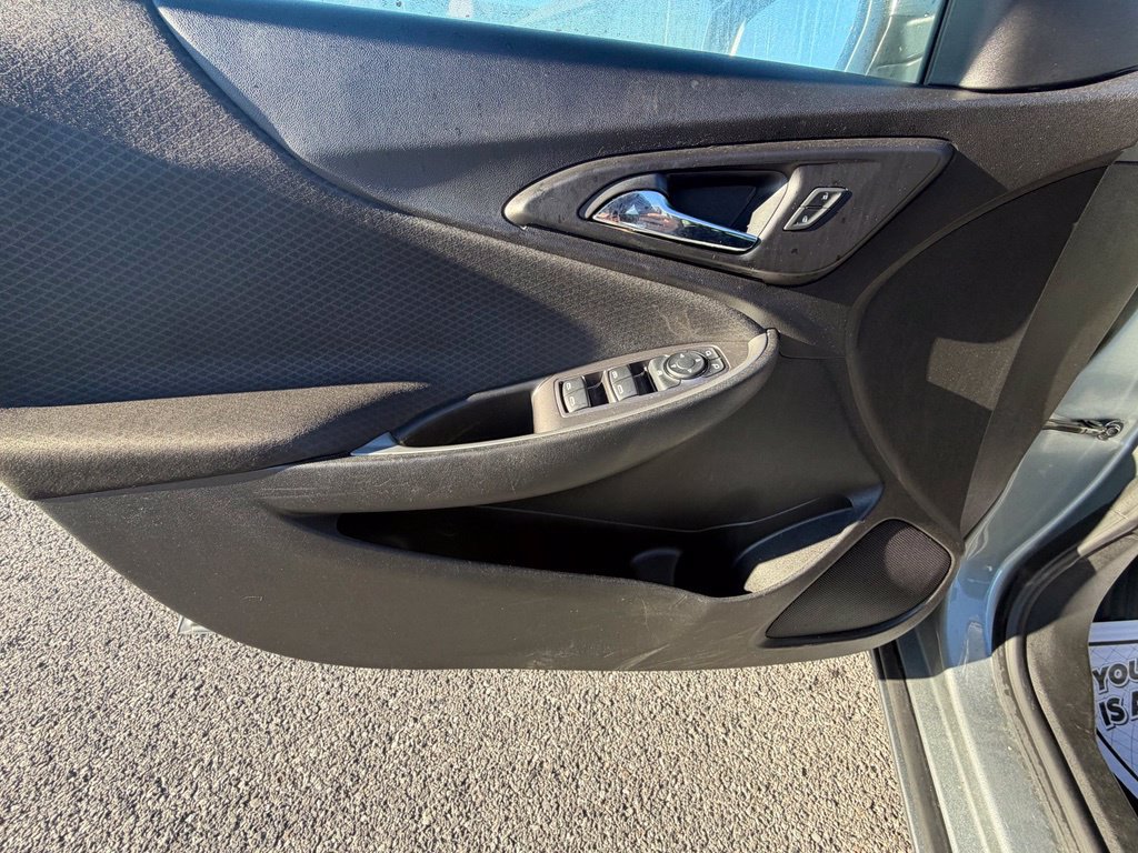 Used 2025 Chevrolet Malibu LT FWD image 15