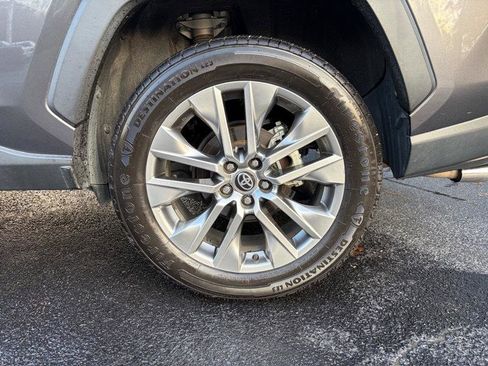 Used 2022 Toyota RAV4 XLE Premium image 13