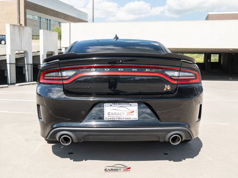 Used 2022 Dodge Charger Scat Pack w/ Navigation & Travel Group RWD image 6