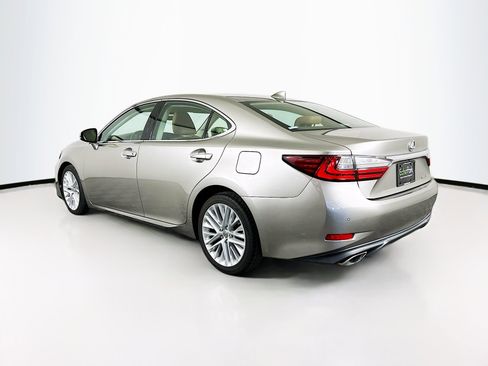 Used 2016 Lexus ES 350 w/ Luxury Package w/Wood Trim image 5