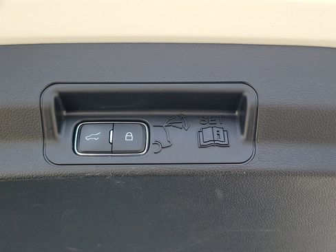 Used 2023 Ford Explorer XLT w/ Equipment Group 202A image 12