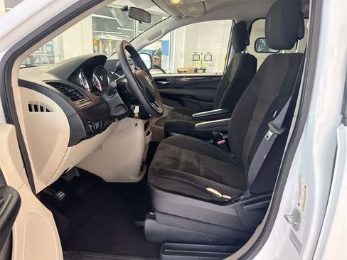 Used 2015 Dodge Grand Caravan SE w/ Quick Order Package 29E SE image 16