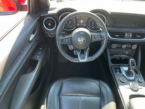 Used 2023 Alfa Romeo Stelvio Sprint image 13