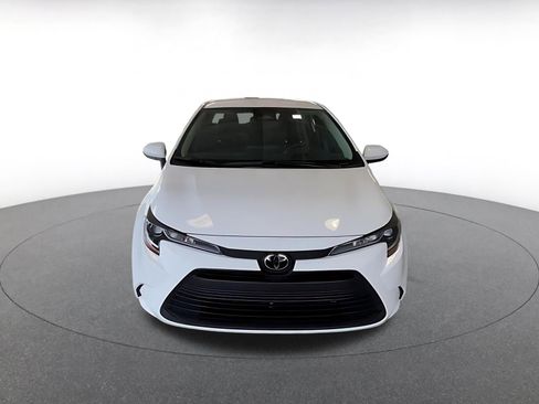 Used 2025 Toyota Corolla LE image 5