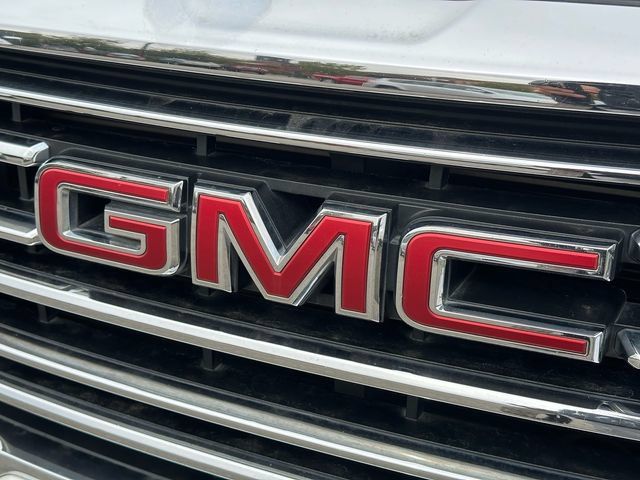 Used 2023 GMC Terrain SLT AWD/4WD image 9