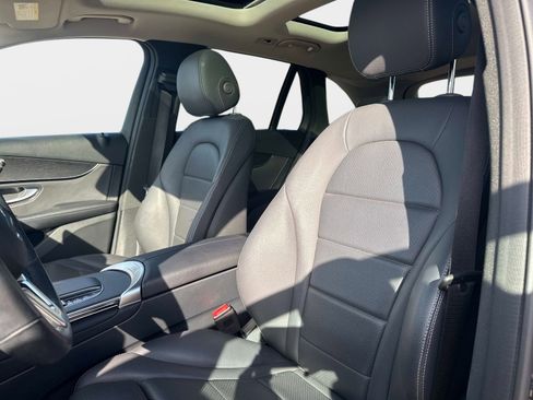Used 2021 Mercedes-Benz GLC 300 4MATIC image 22