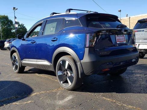 New 2026 Nissan Kicks SR w/ SR Premium Package AWD/4WD image 4