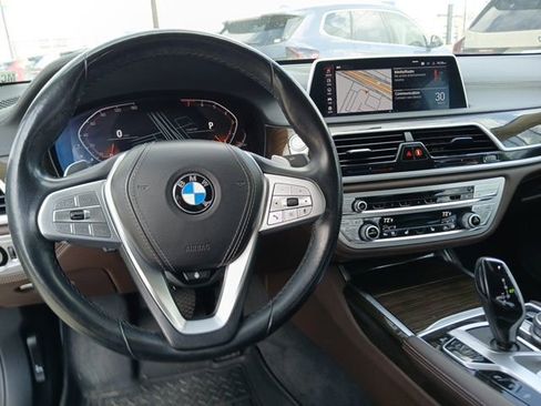 Used 2021 BMW 740i xDrive AWD/4WD image 19
