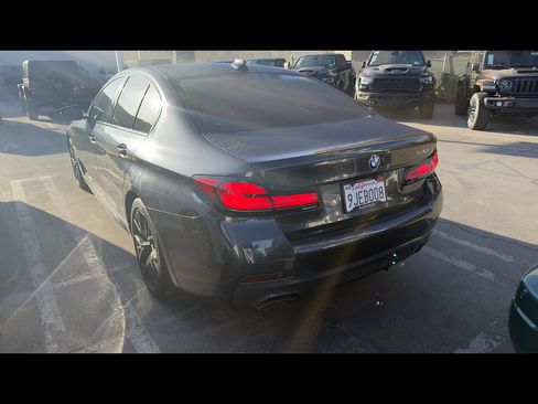 Used 2022 BMW 530i w/ M Sport Package RWD image 4