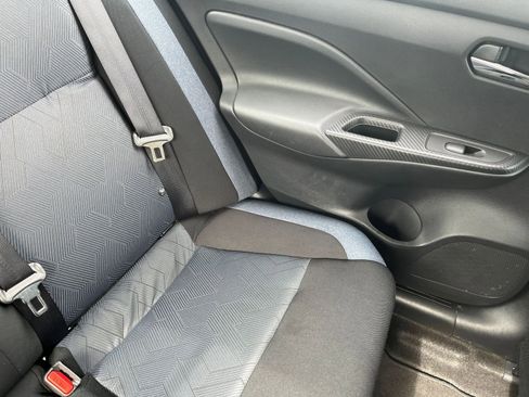 Used 2025 Nissan Versa SV image 35