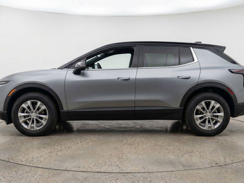Used 2025 Chevrolet Equinox LT FWD image 3