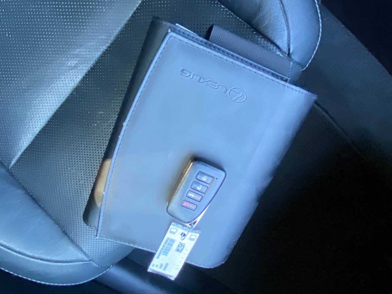 Used 2014 Lexus ES 300h w/ Luxury Package w/Bamboo Trim FWD image 21